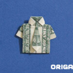 camisa e gravata de origami em dólar finalizadas