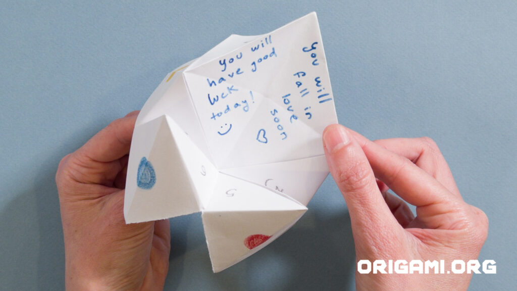 diseuse de bonne aventure en origami