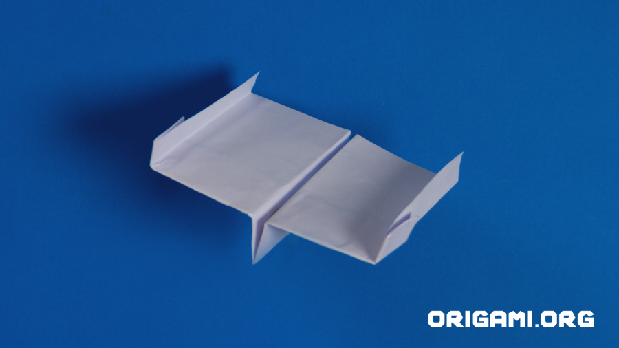 Avião espião de origami Etapa 17
